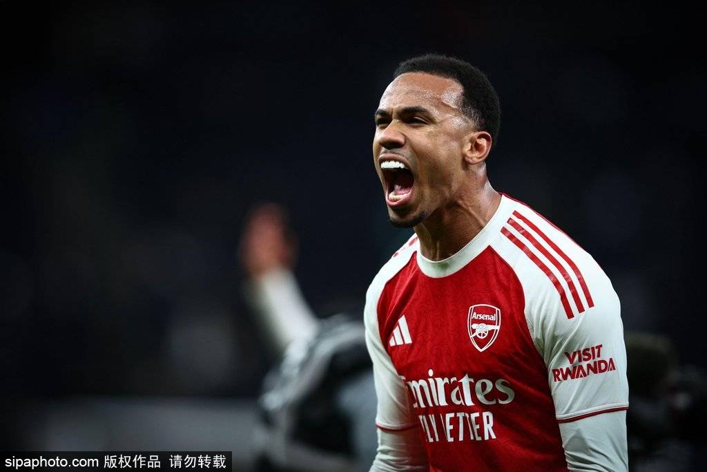 前裁判呼吁整治英超角球混乱：已经成为笑话 像在打橄榄球